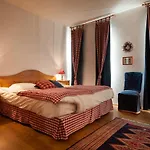 Saint Laurent Hotel 4*