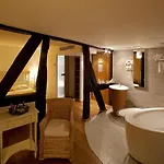 Saint Laurent Hotel