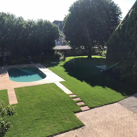 Saint Laurent Hotel 4*