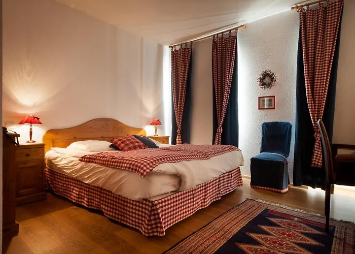 Saint Laurent Hotel 4*