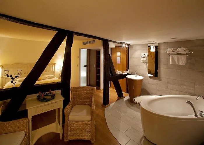 Saint Laurent Hotel